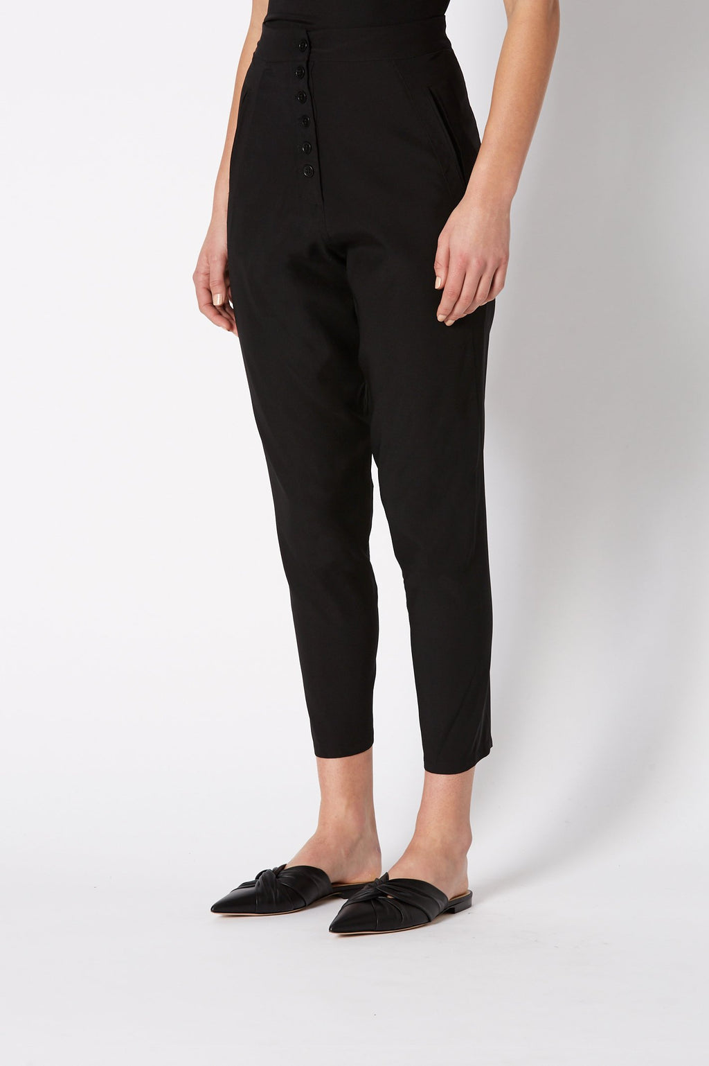SILK LOW RISE BUTTON PANT