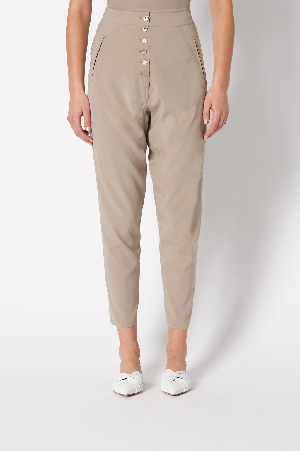 SILK LOW RISE BUTTON PANT