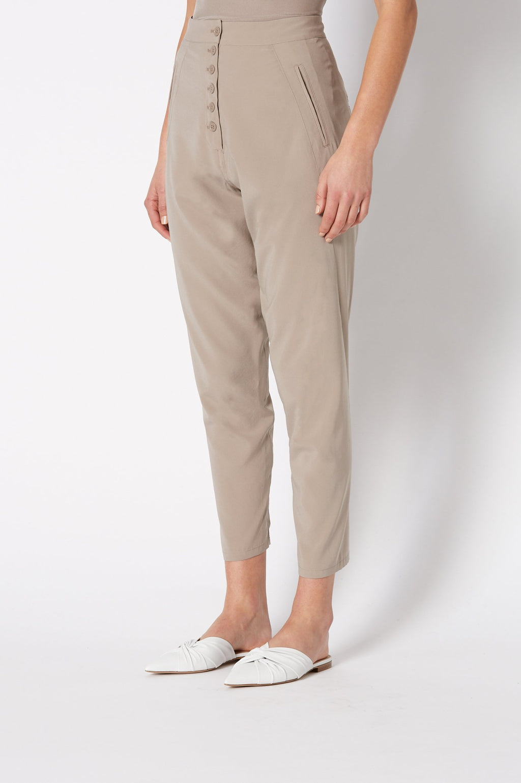 SILK LOW RISE BUTTON PANT