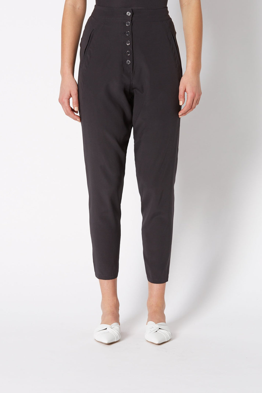 SILK LOW RISE BUTTON PANT