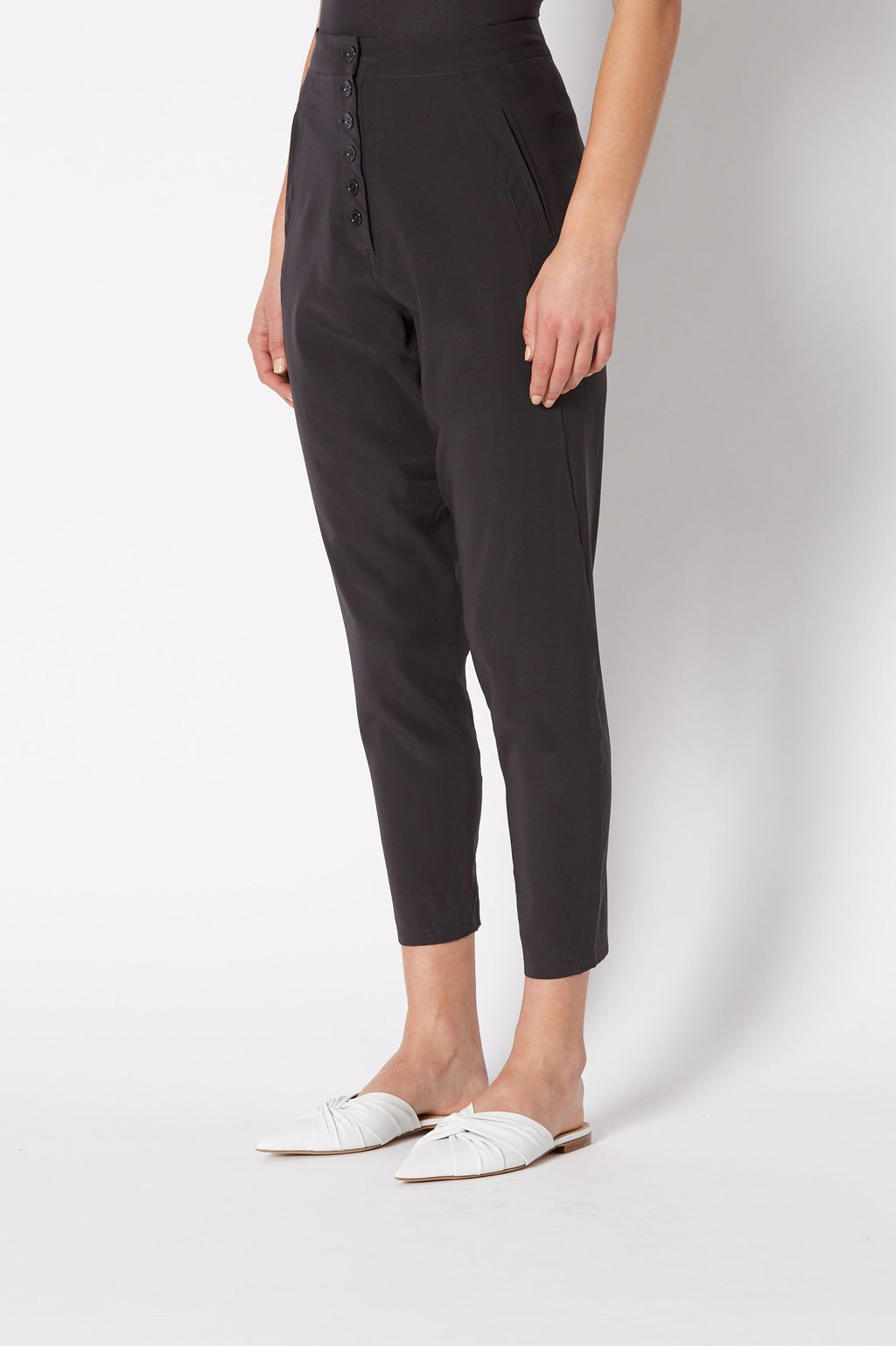 SILK LOW RISE BUTTON PANT