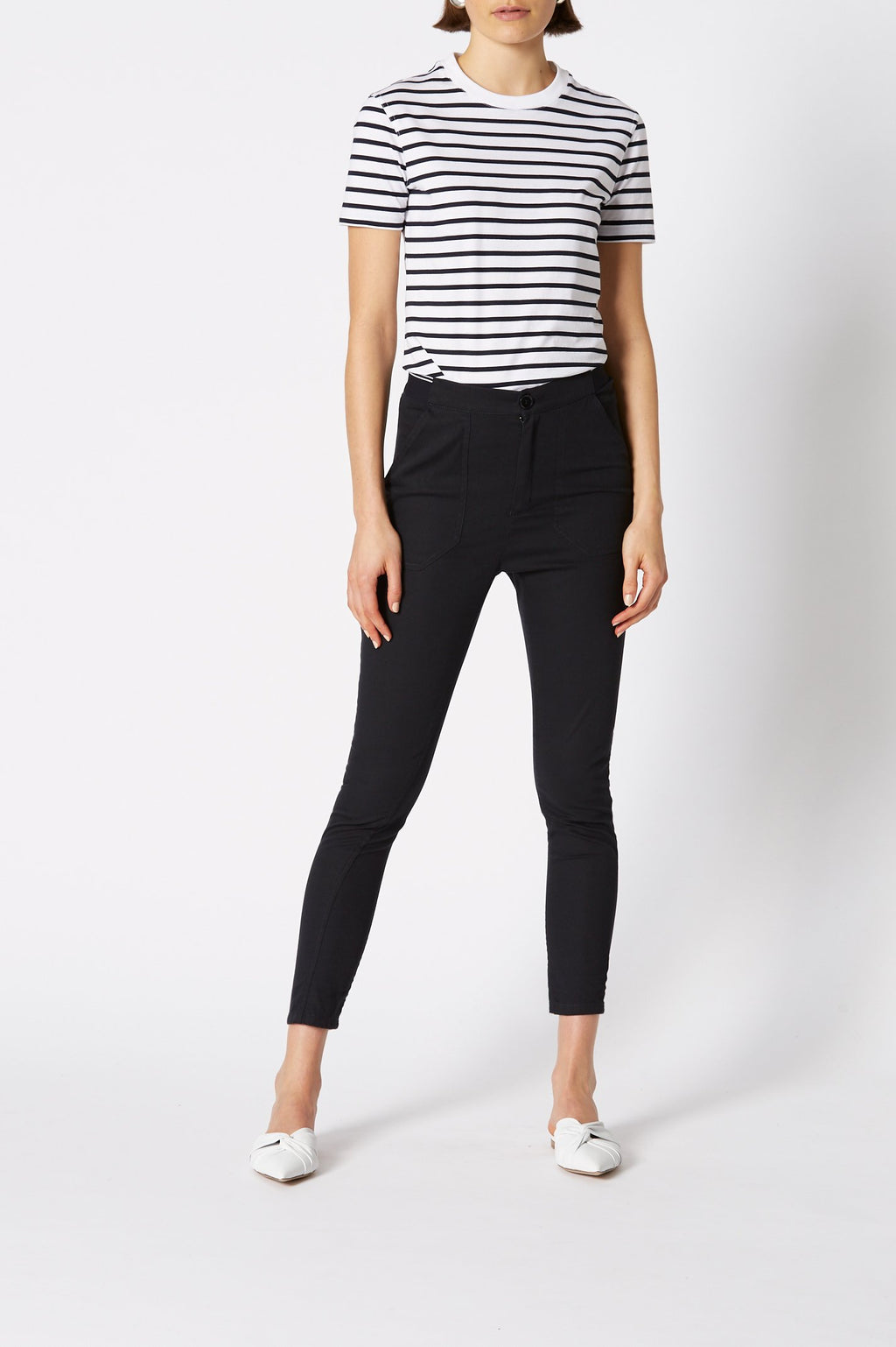 PATCH POCKET LOW RISE TROUSER