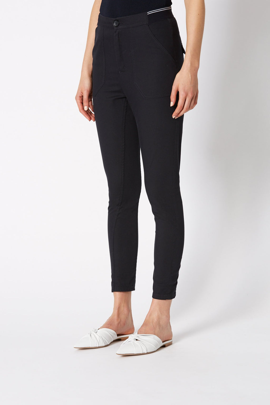 PATCH POCKET LOW RISE TROUSER