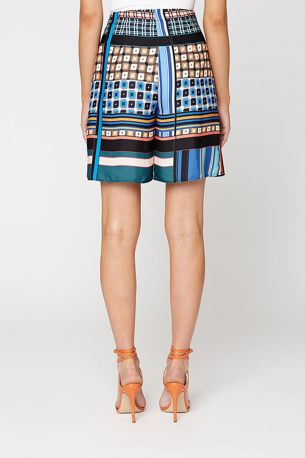 PUZZLE PRINT SHORT