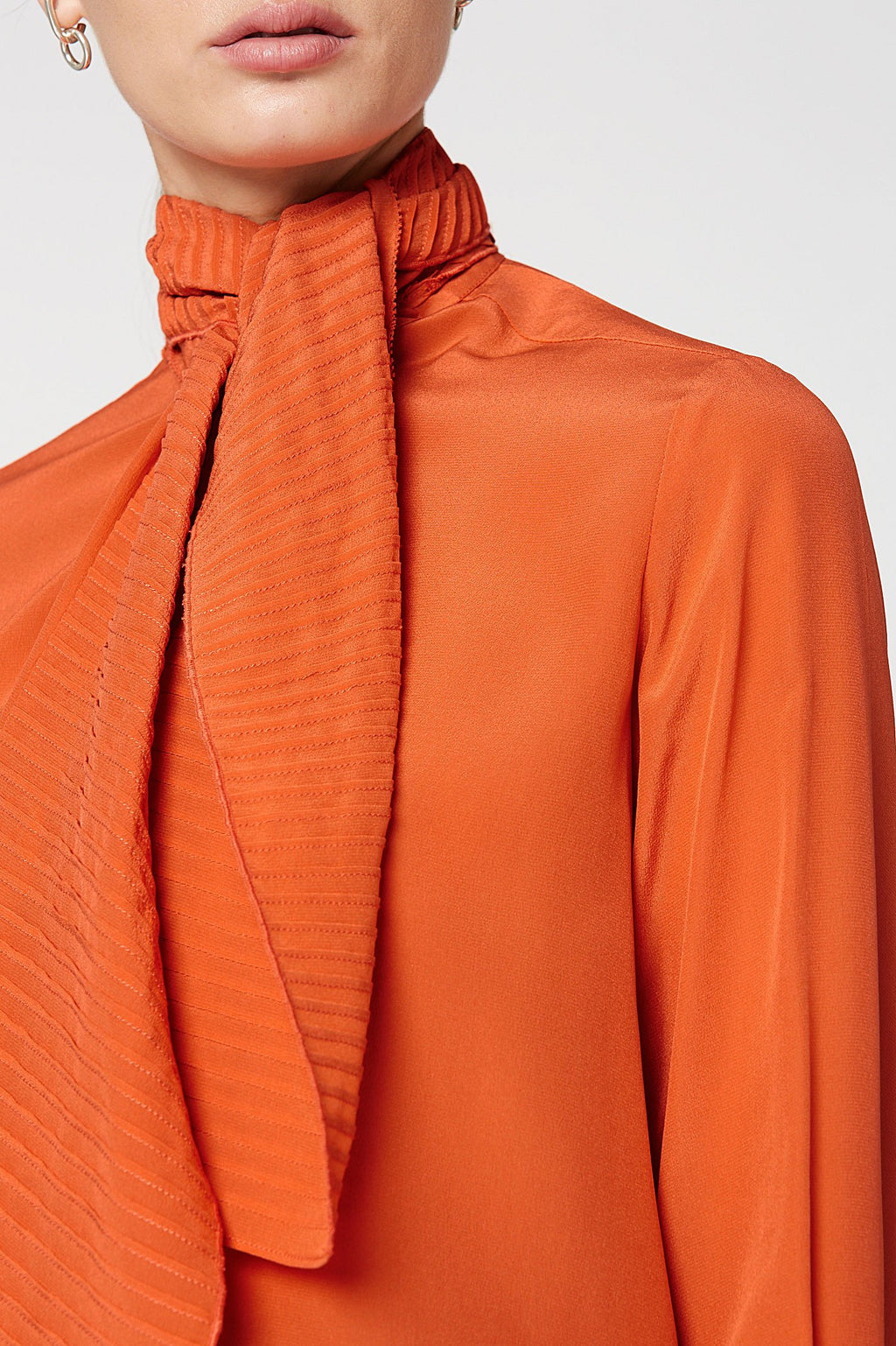 CDC PINTUCK TIE BLOUSE
