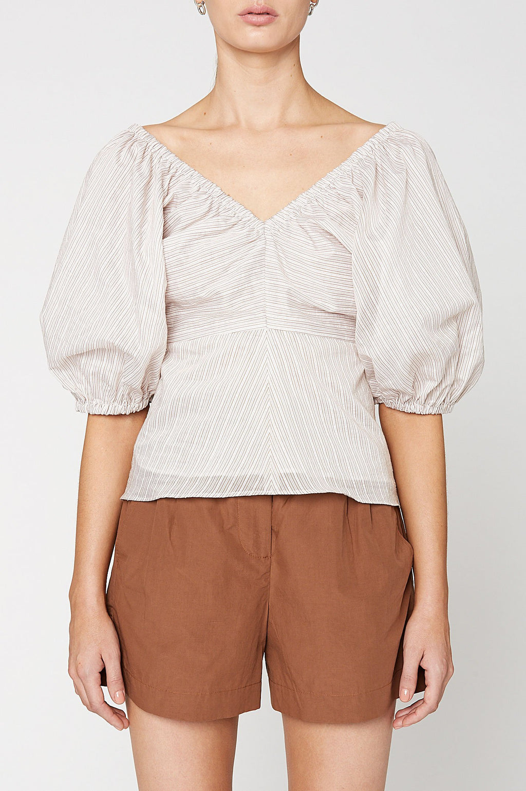 STRIPE GATHERED V NECK TOP