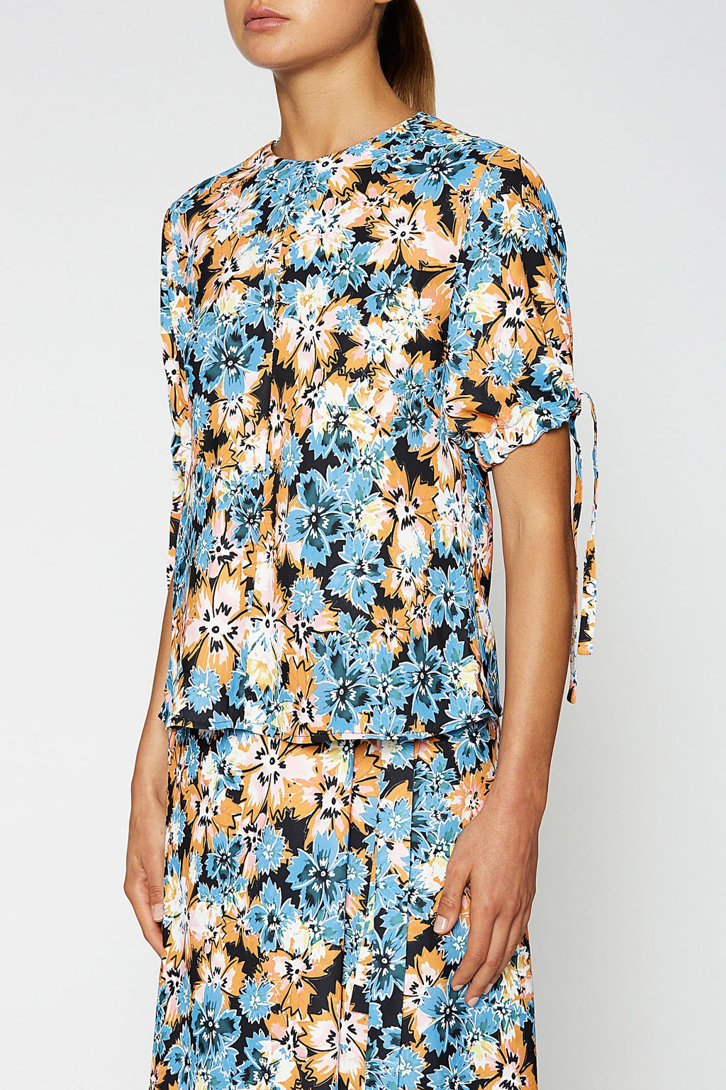 SPIKEY FLORAL TOP