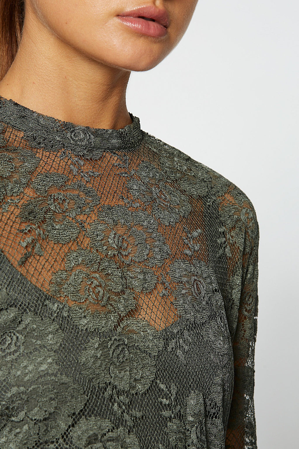 LACE TOP
