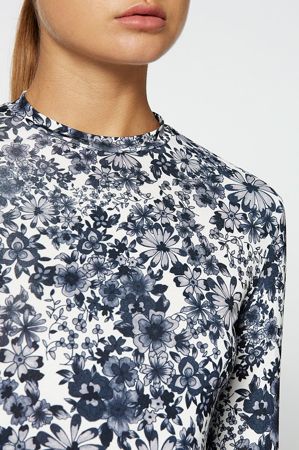 MONO FLORAL TEE