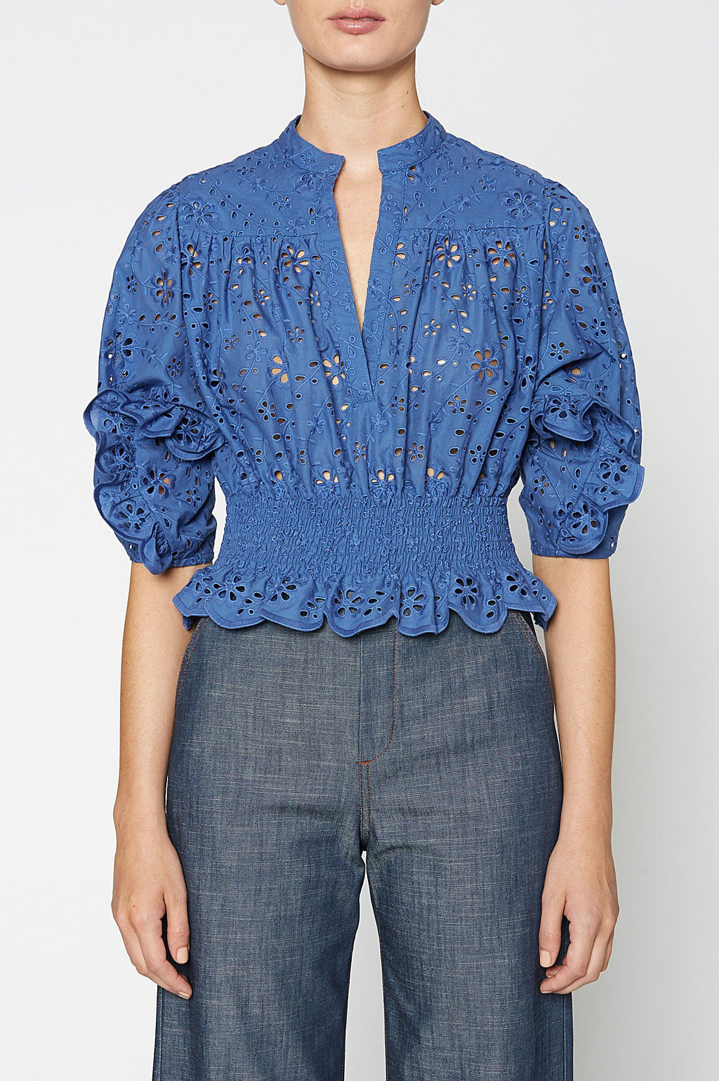 EMBROIDERY RUFFLE TOP