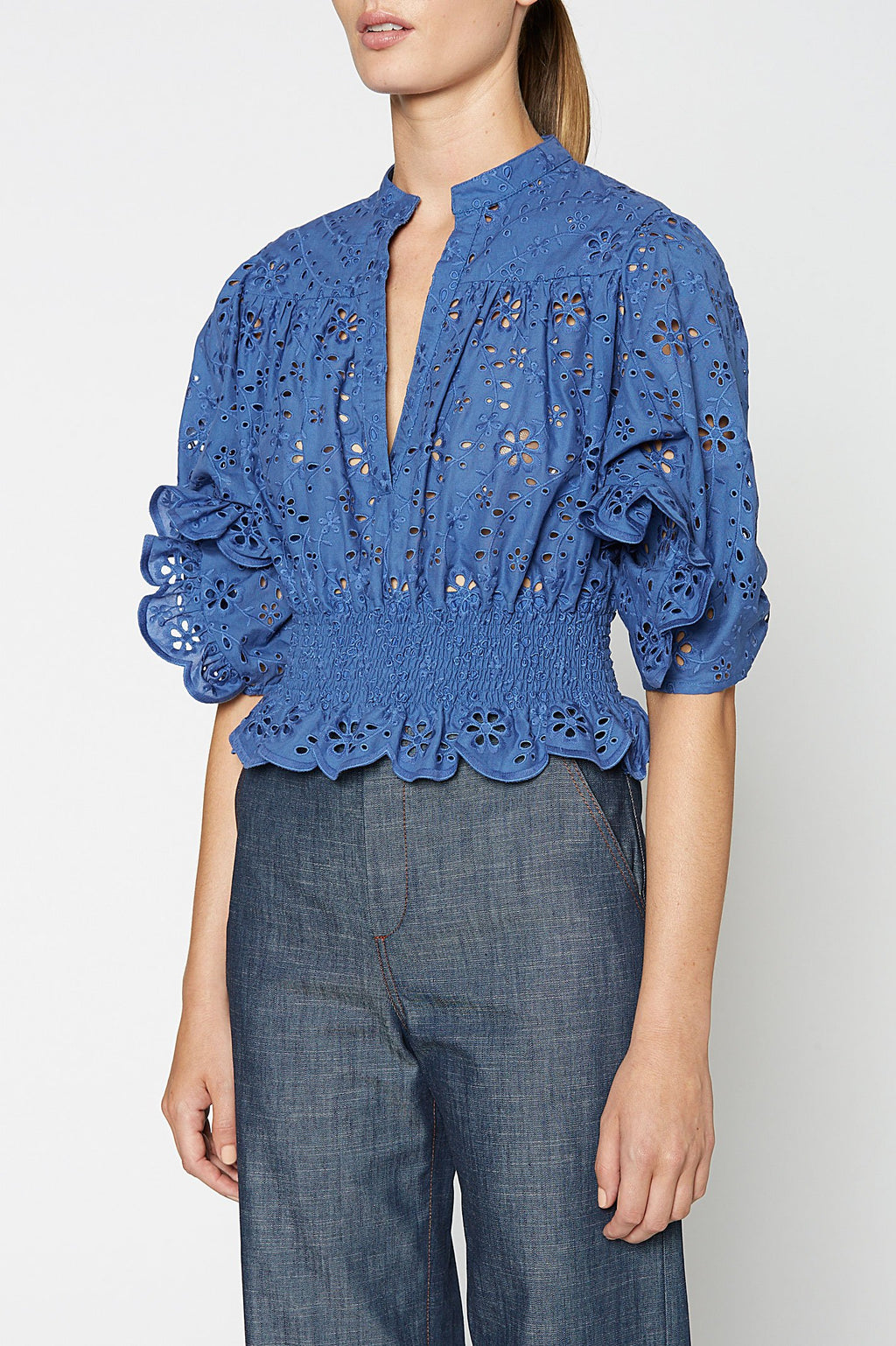 EMBROIDERY RUFFLE TOP