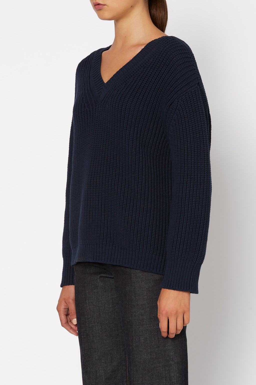 KISS DOUBLE V-NECK SWEATER 3