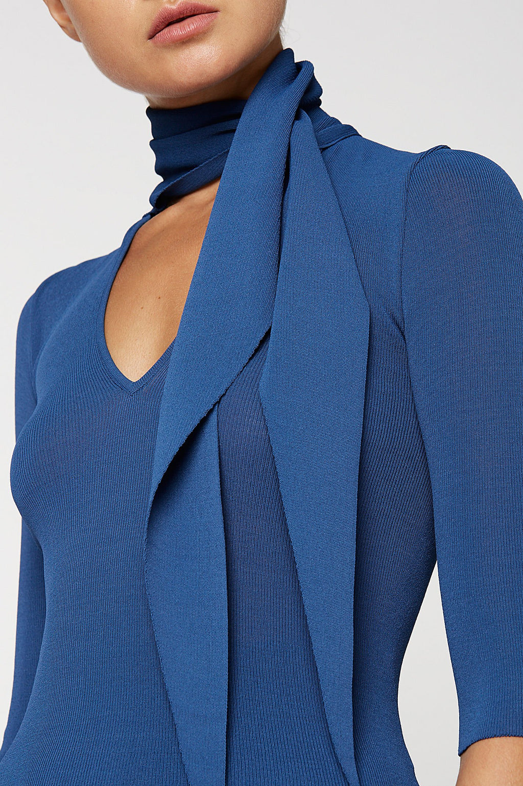 PLEATED RIB CRAVAT SWEATER
