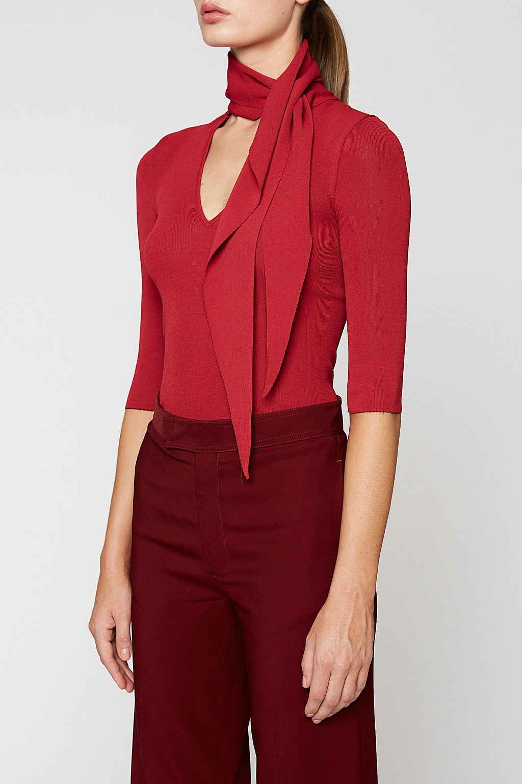 PLEATED RIB CRAVAT SWEATER