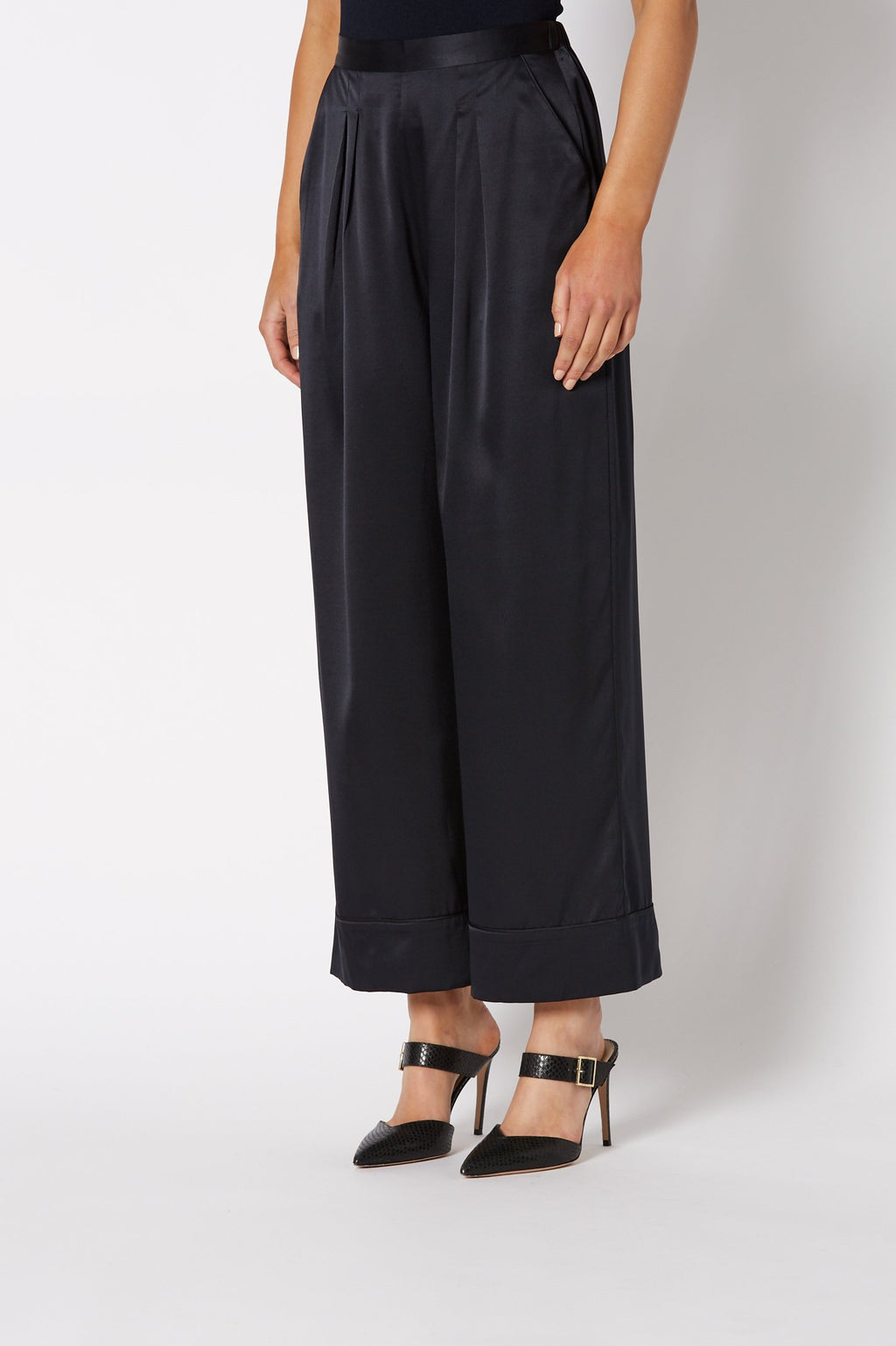 SILK SATIN PIPED TROUSER