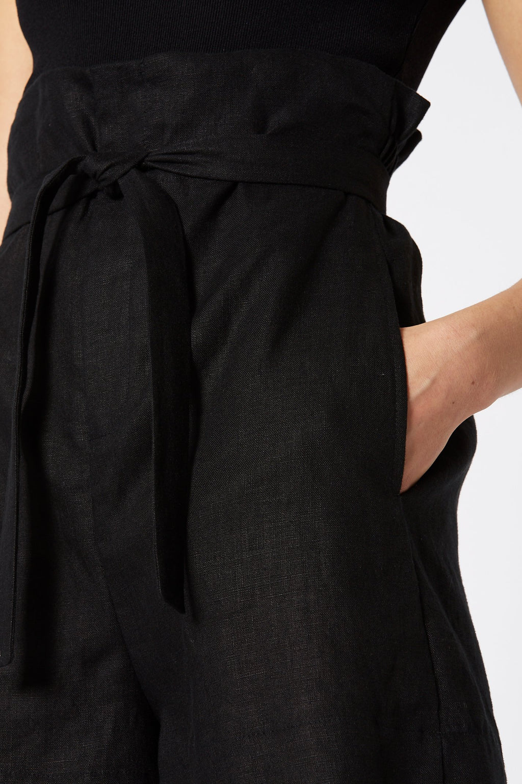 LINEN HIGH WAIST SHORT