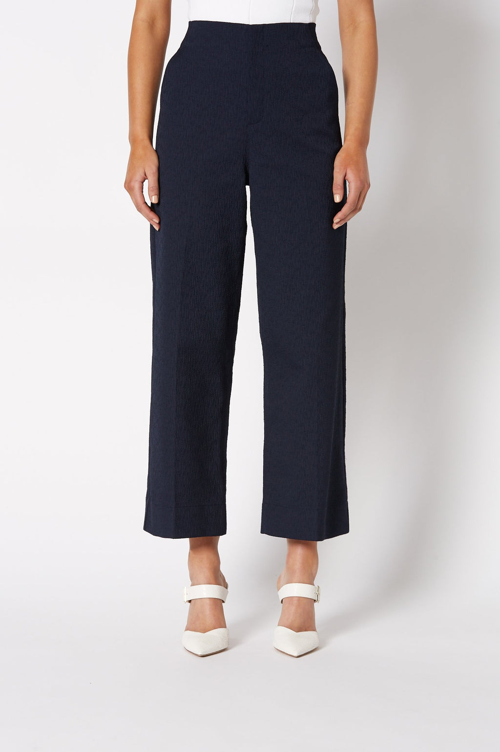 TEXTURED CROPPED TROUSER
