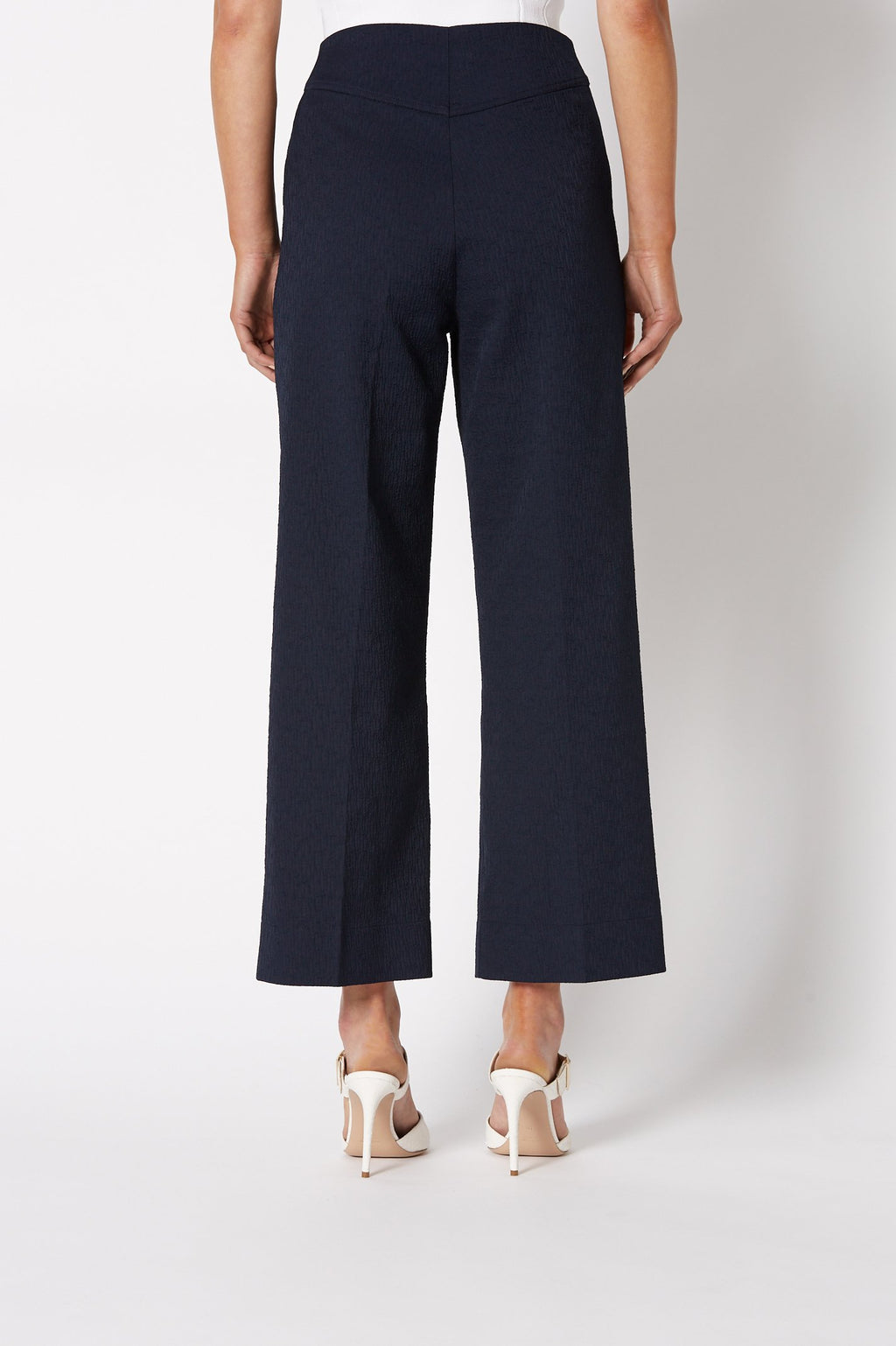 TEXTURED CROPPED TROUSER