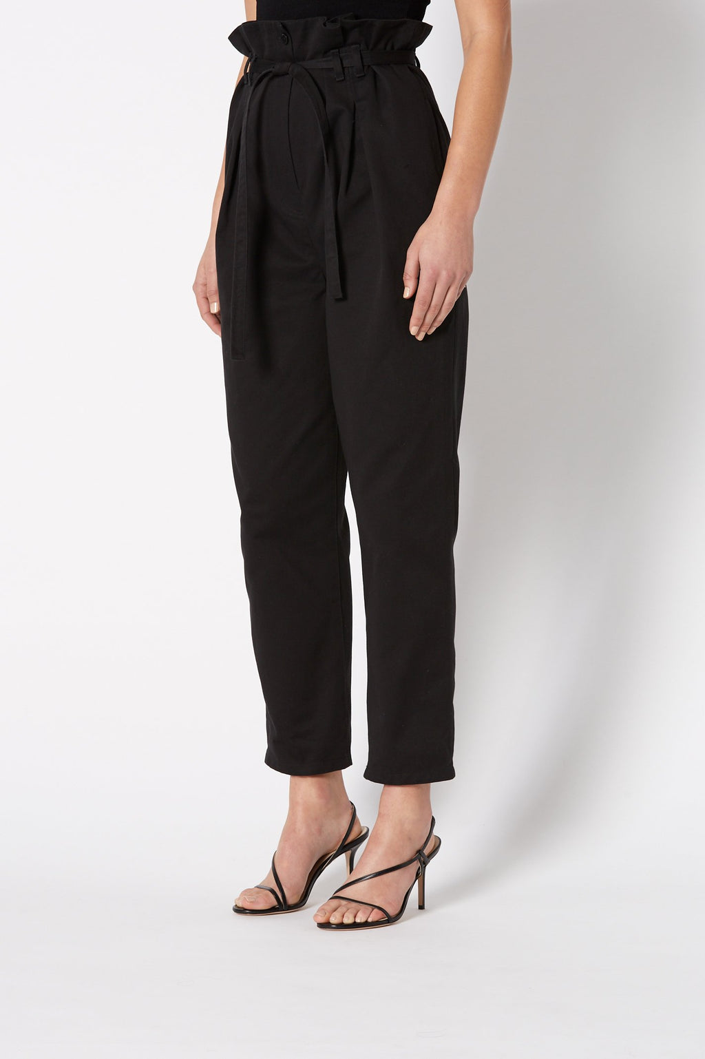 PLEAT FRONT TROUSER