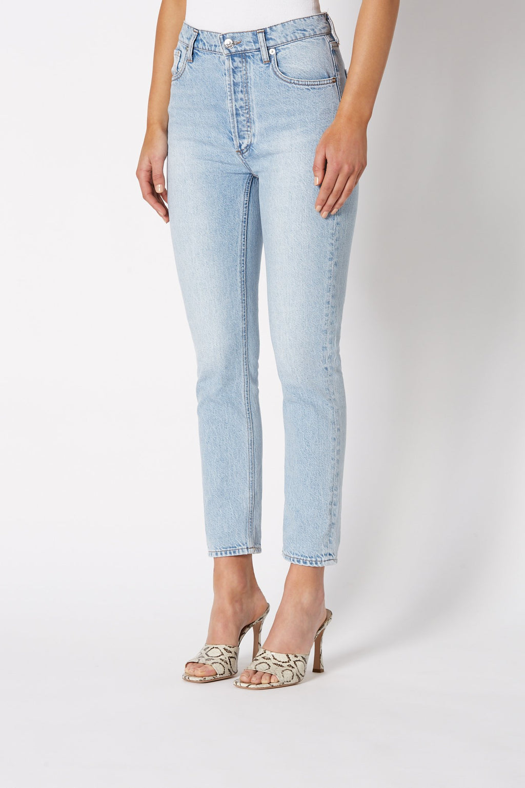 HIGH RISE SLIM JEAN