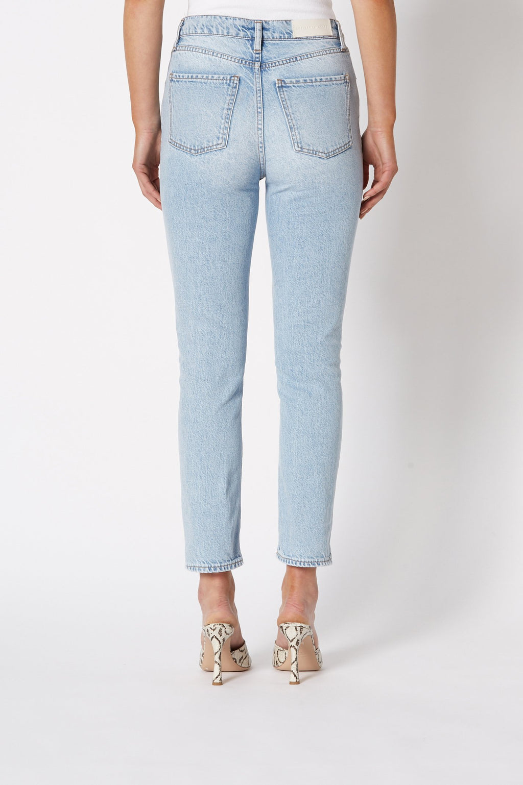 HIGH RISE SLIM JEAN