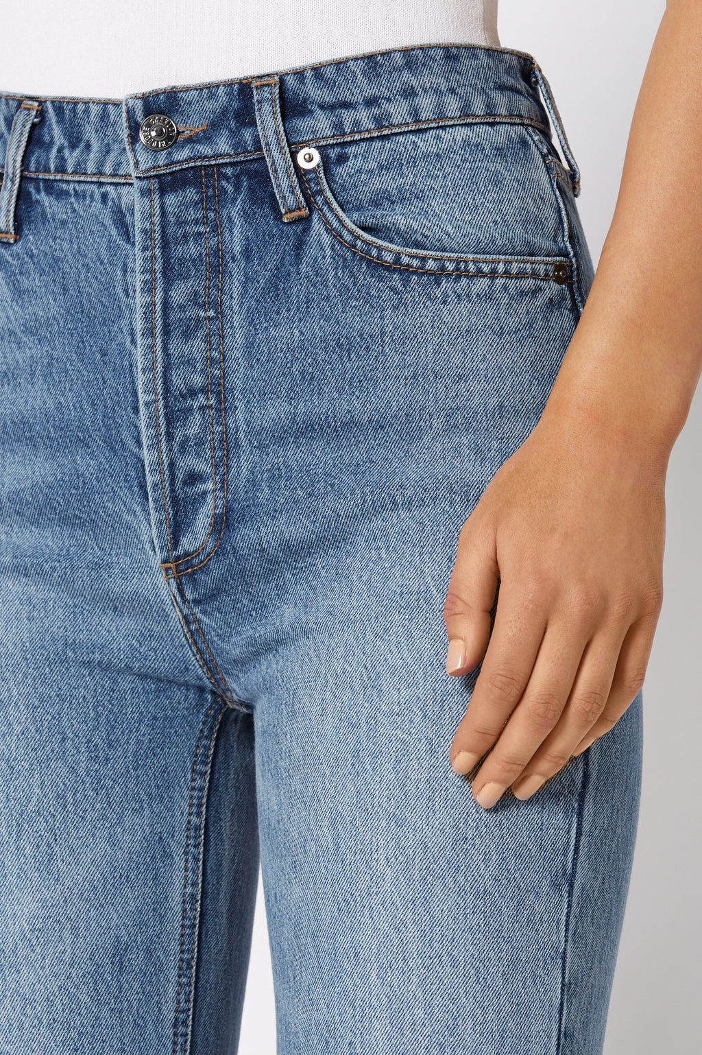 HIGH RISE STRAIGHT CROP JEAN