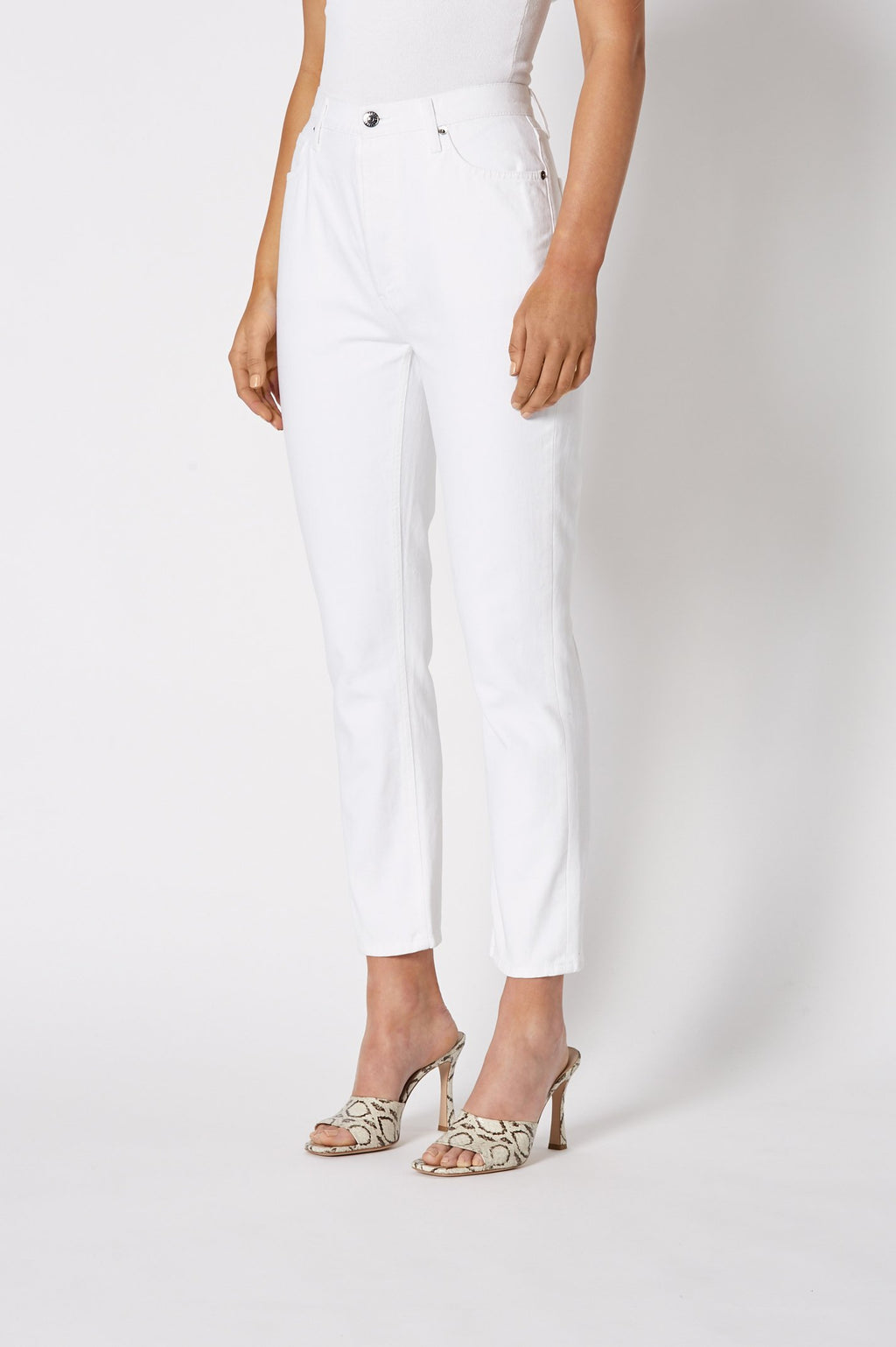 HIGH RISE STRAIGHT CROP JEAN