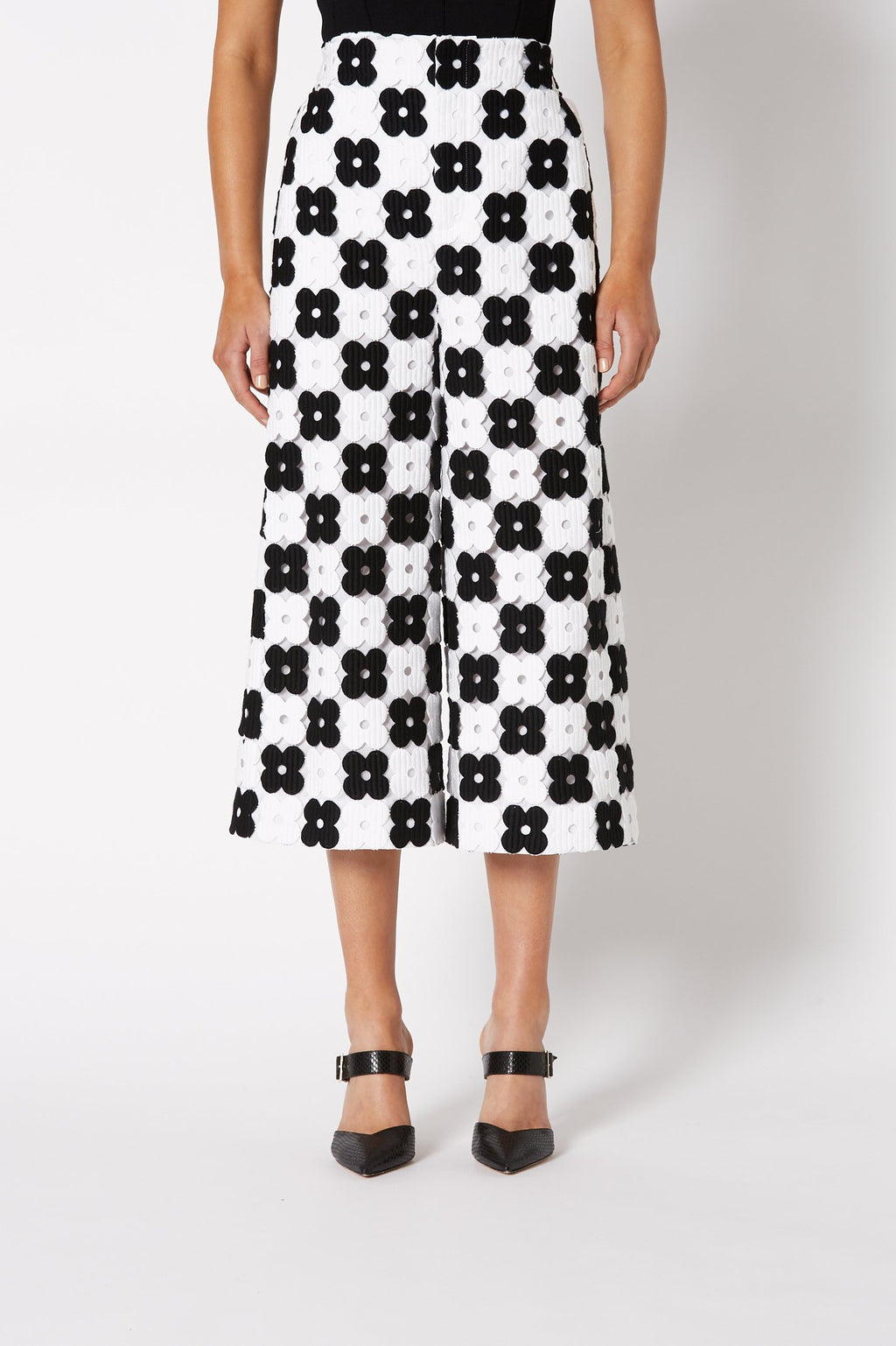 POP LACE CROPPED TROUSER
