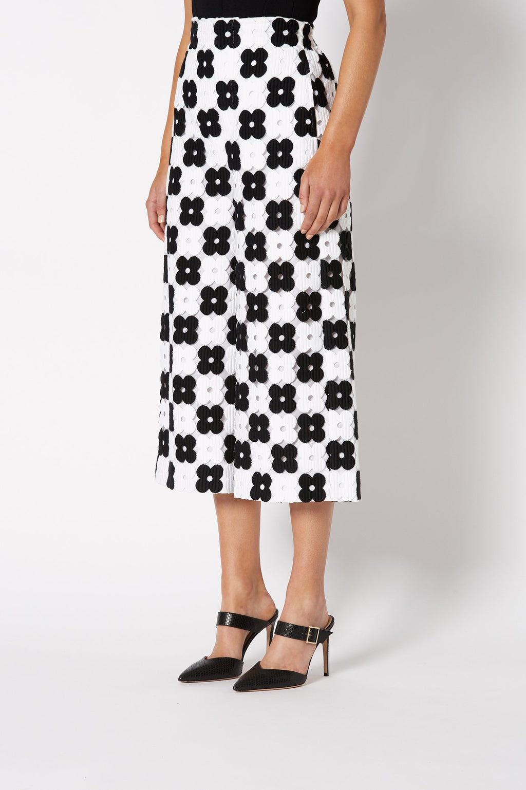 POP LACE CROPPED TROUSER