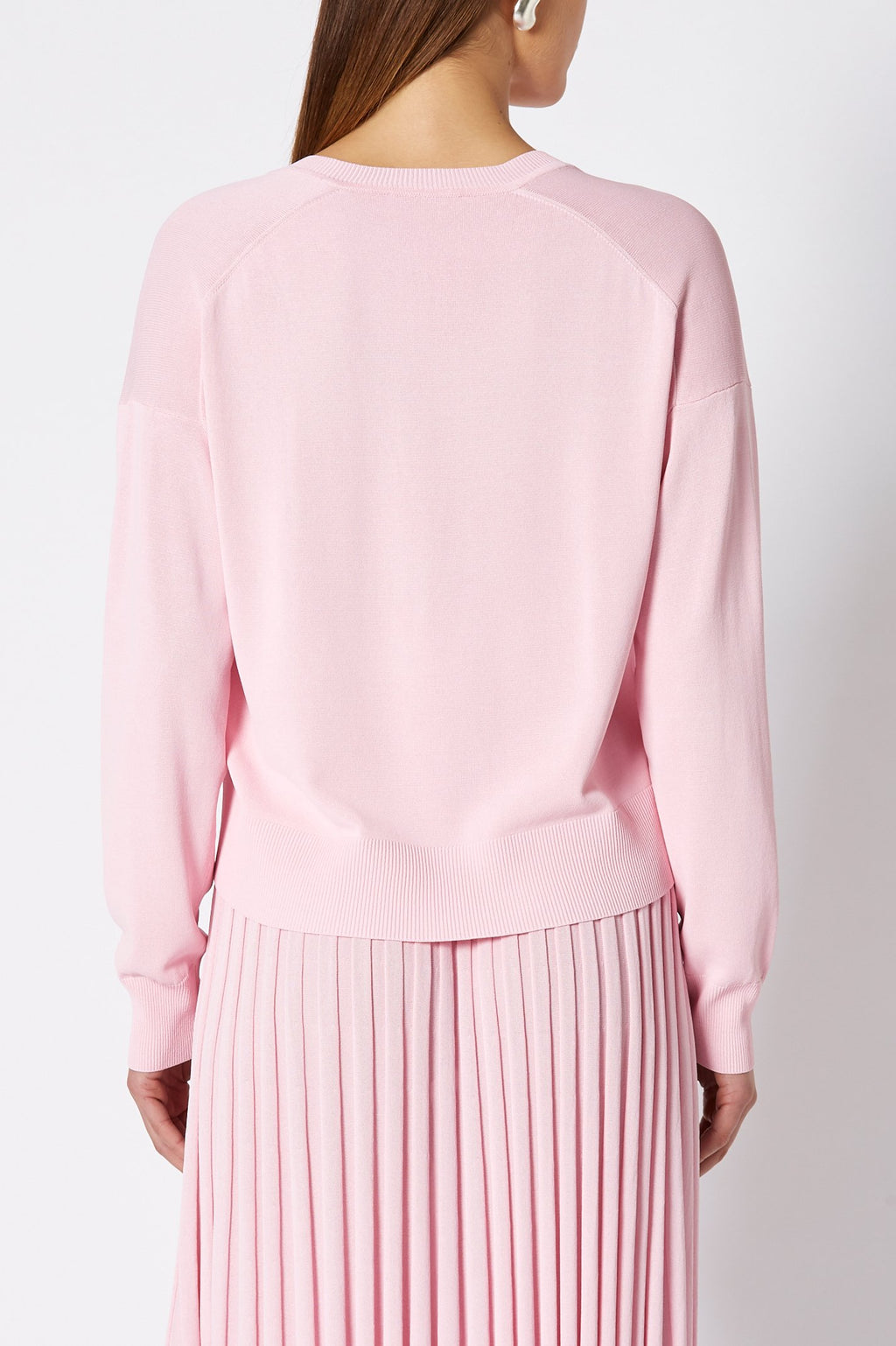 PLEATED RIB V-NECK SWEATER 16