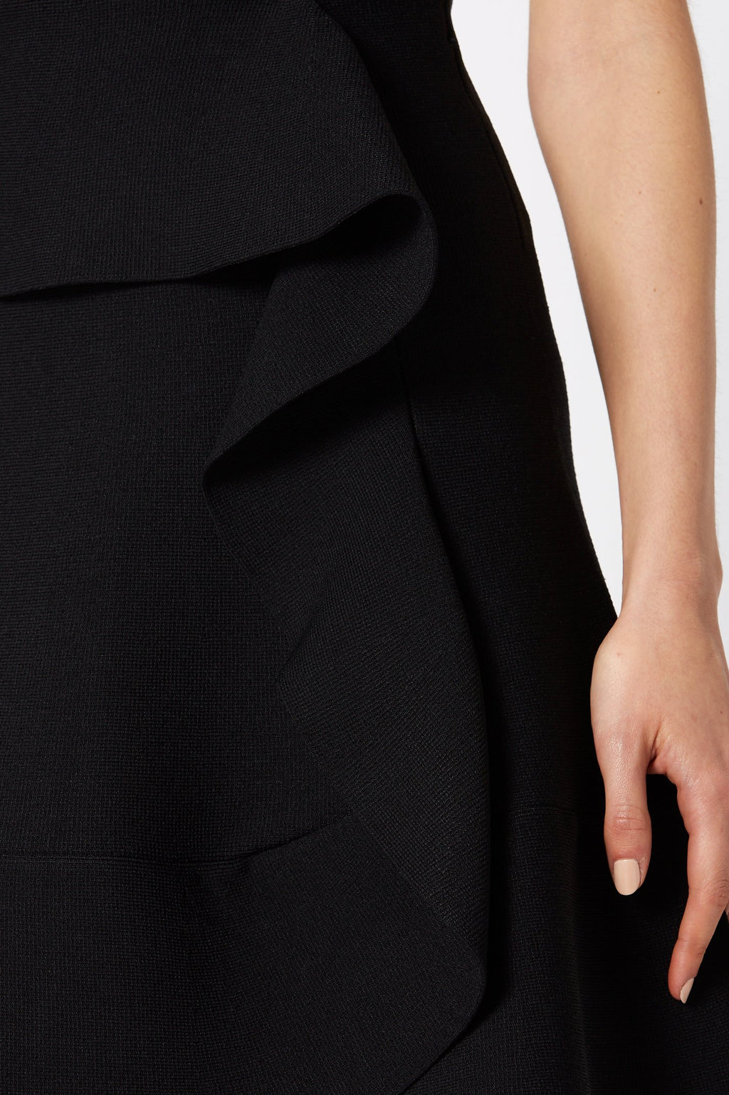 CREPE KNIT RUFFLE SKIRT