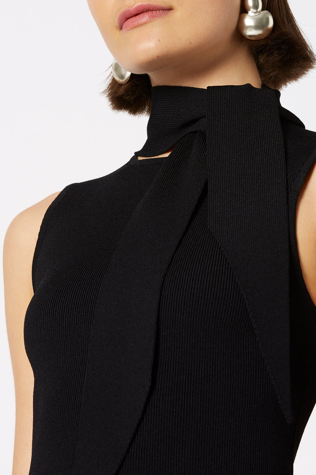 CREPE KNIT SLVLESS CRAVAT TANK