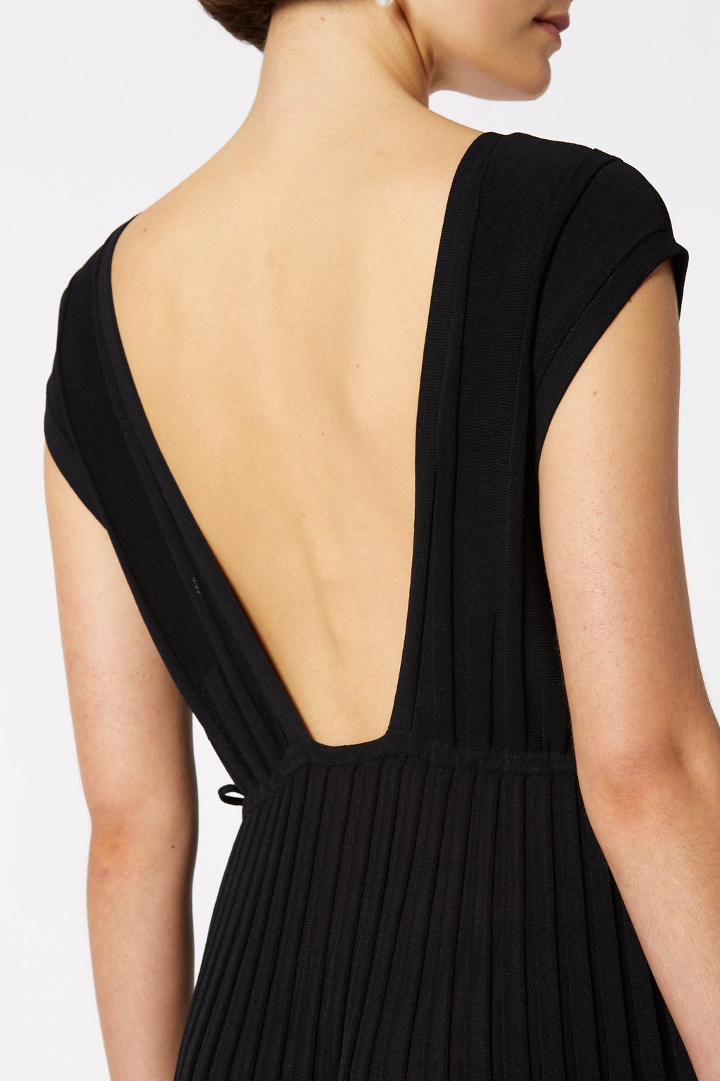 PLEATED RIB V-NECK GOWN 16