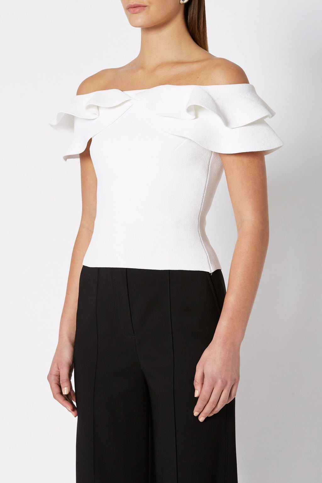 CREPE KNIT C-SHLDR RUFFLE TOP