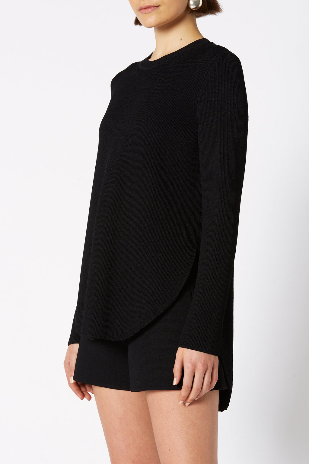 CREPE KNIT SHIRT TAIL SWEATER