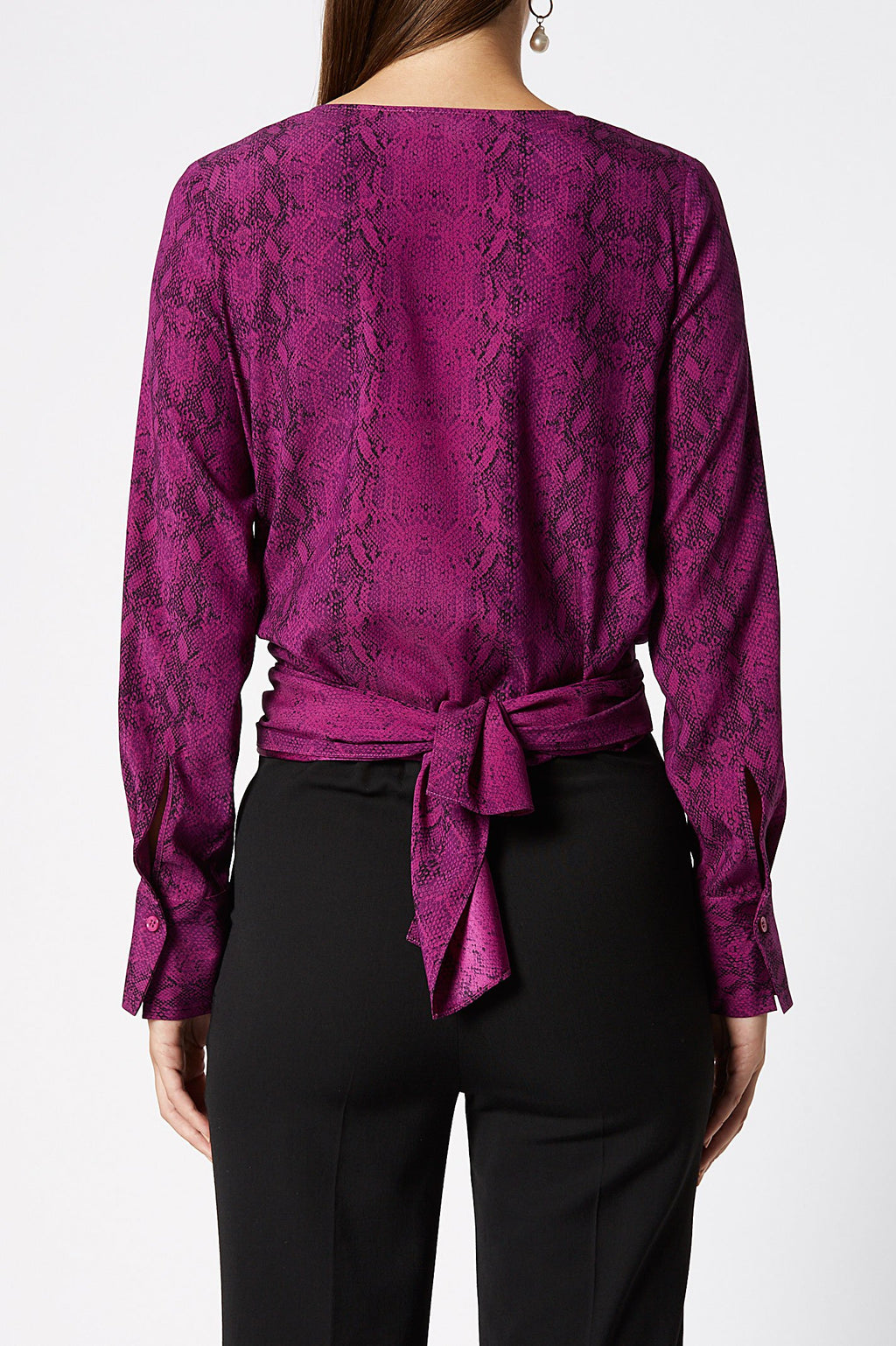 SILK REPTILE PRNT TWIST BLOUSE