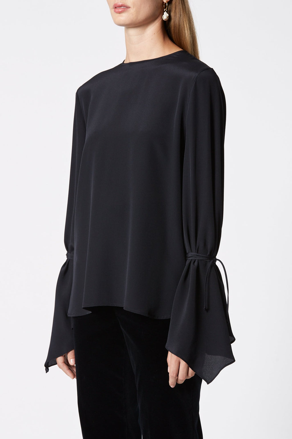 CDC FLUTE SLEEVE BLOUSE