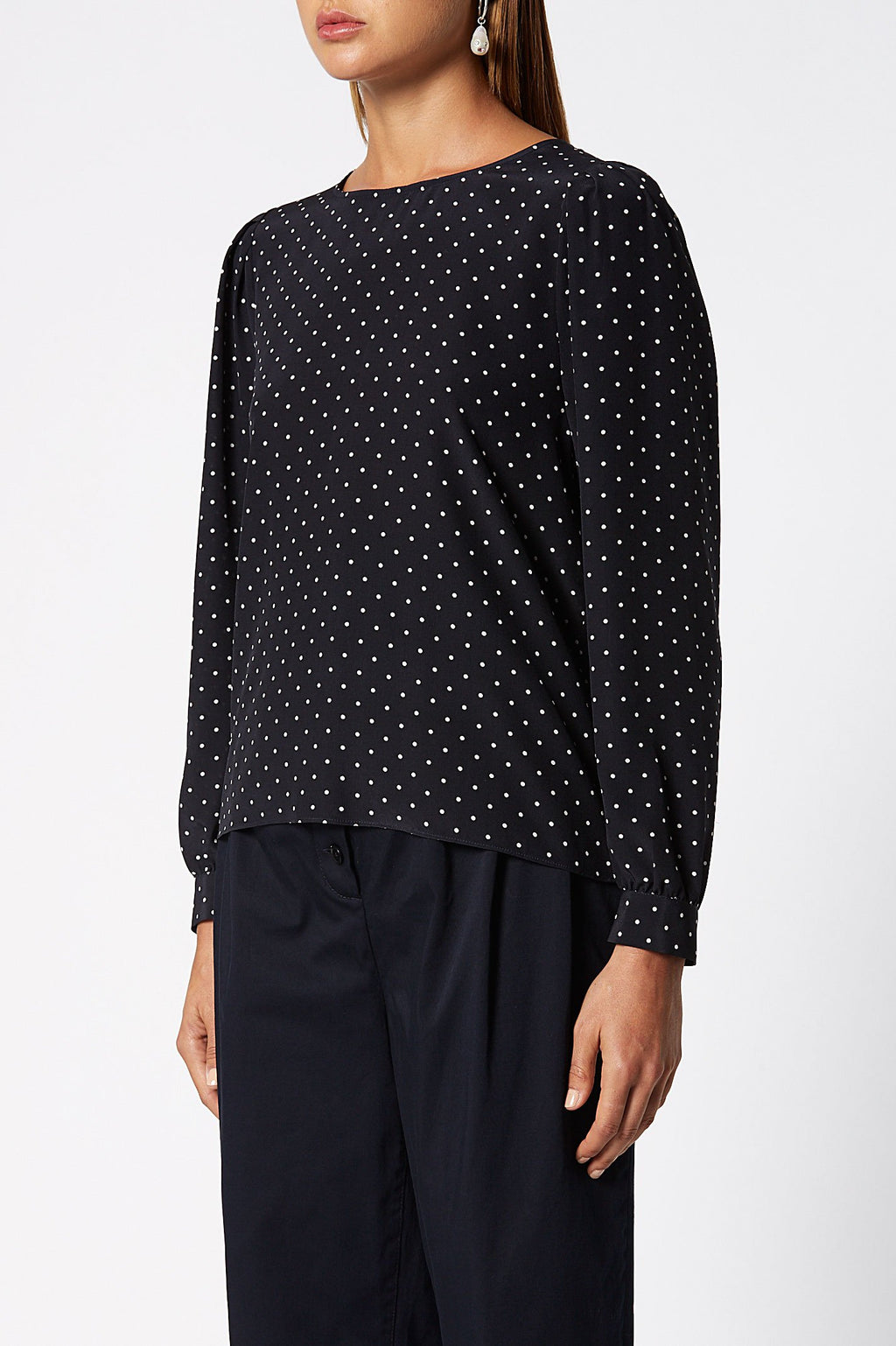 CDC SPOT PLEATED SLEEVE BLOUSE
