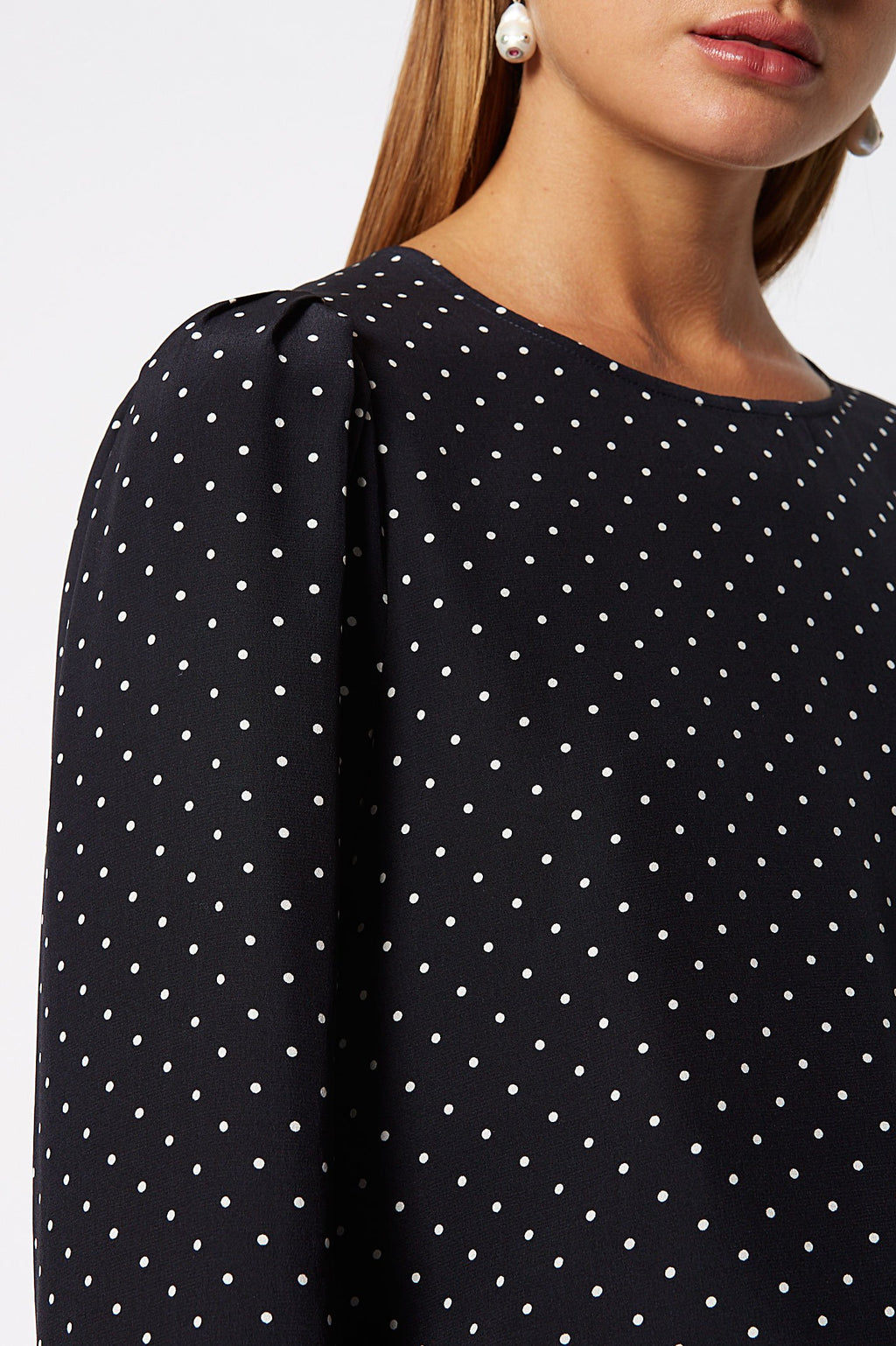 CDC SPOT PLEATED SLEEVE BLOUSE