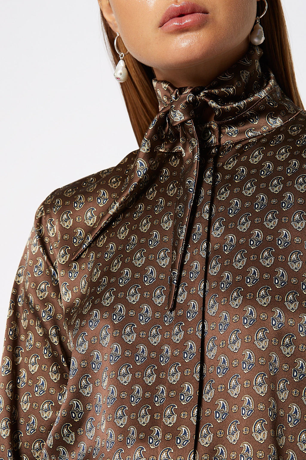 SATIN PRINT CRAVAT SHIRT