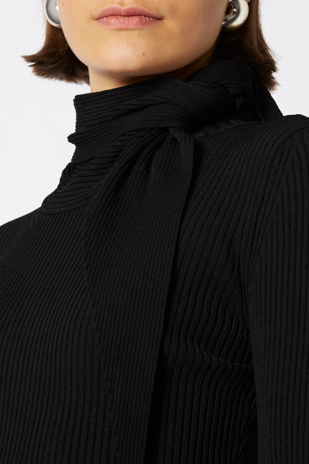 CREPE KNIT CRAVAT SWEATER