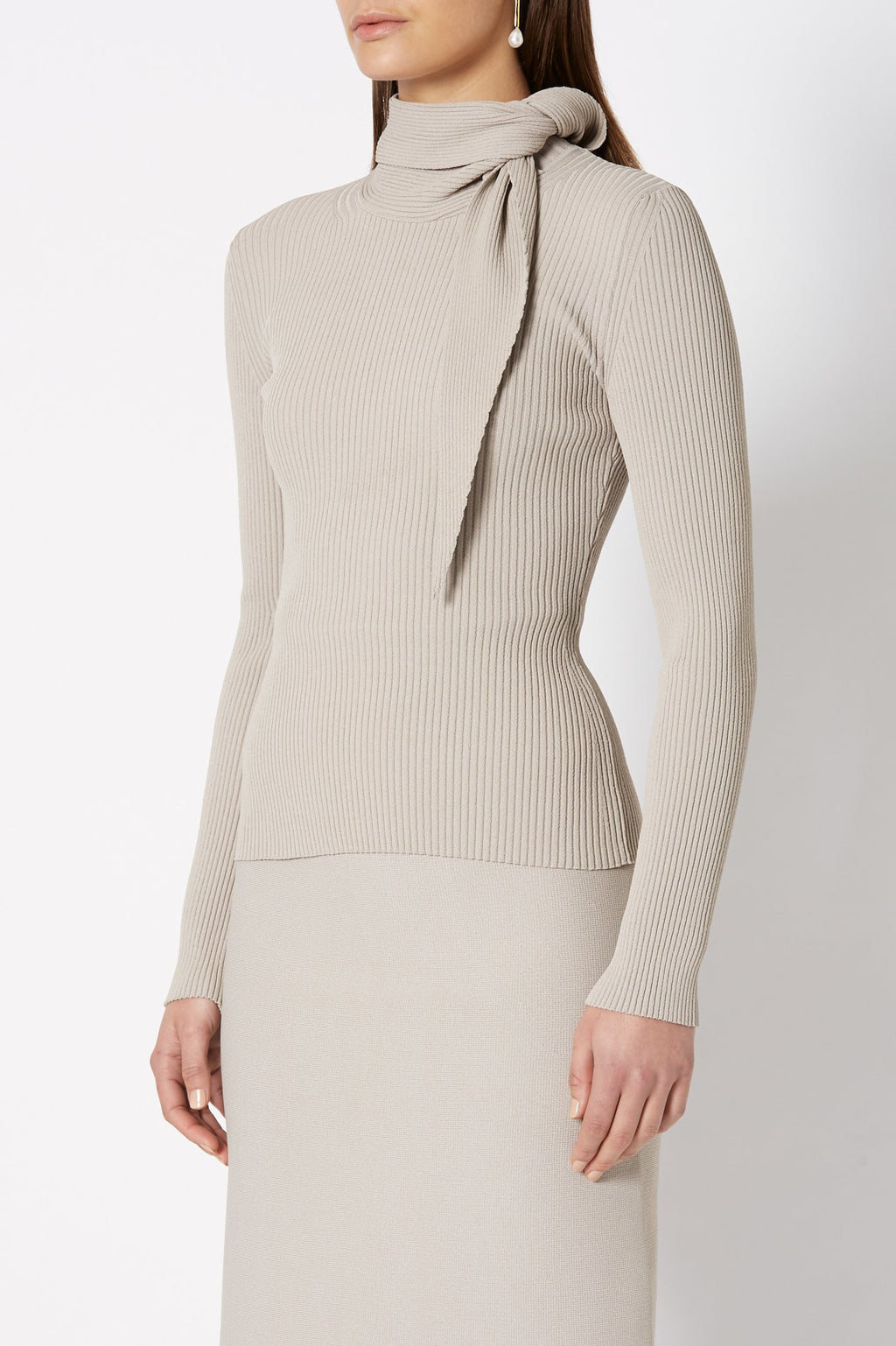 CREPE KNIT CRAVAT SWEATER