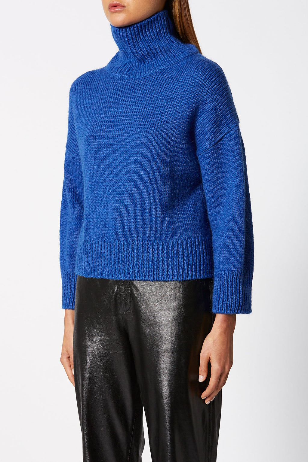TURTLENECK SWEATER 3