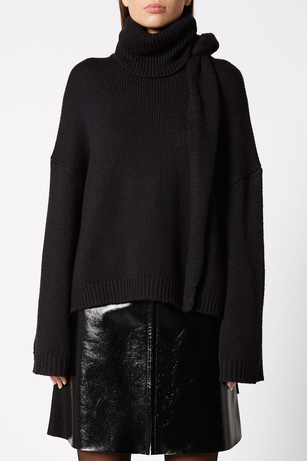 HUSKY CRAVAT SWEATER 3