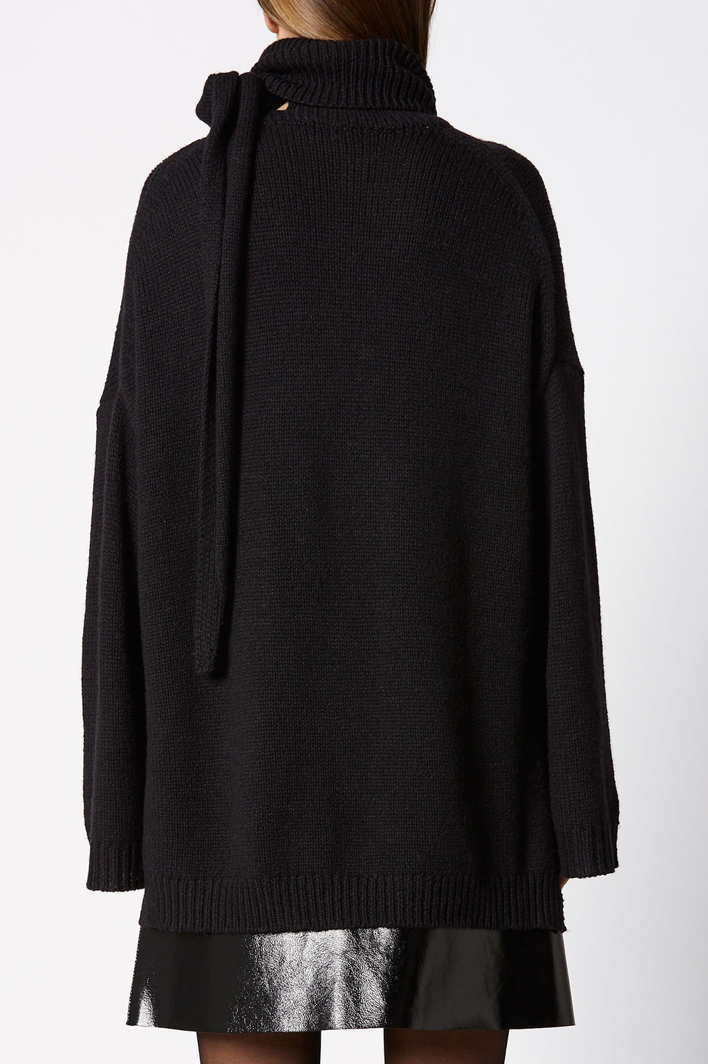 HUSKY CRAVAT SWEATER 3