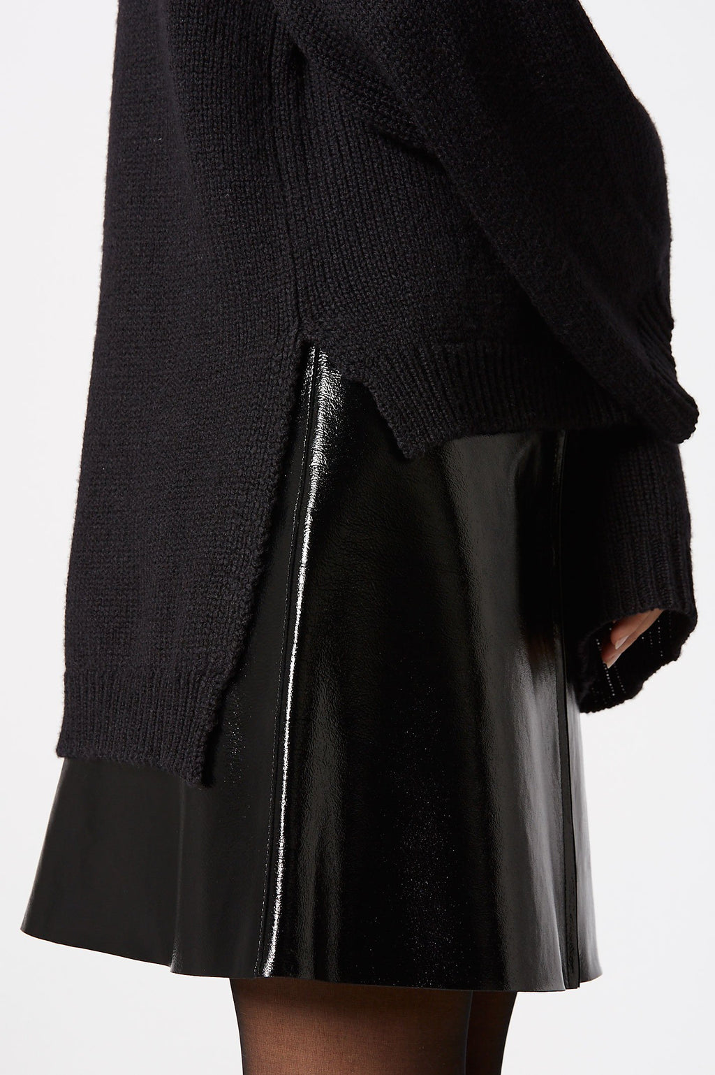 HUSKY CRAVAT SWEATER 3