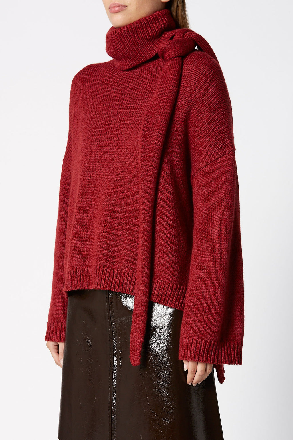 HUSKY CRAVAT SWEATER 3