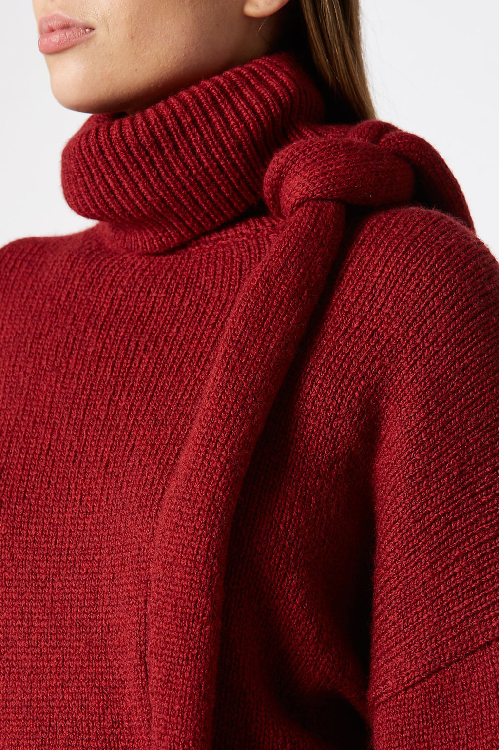 HUSKY CRAVAT SWEATER 3