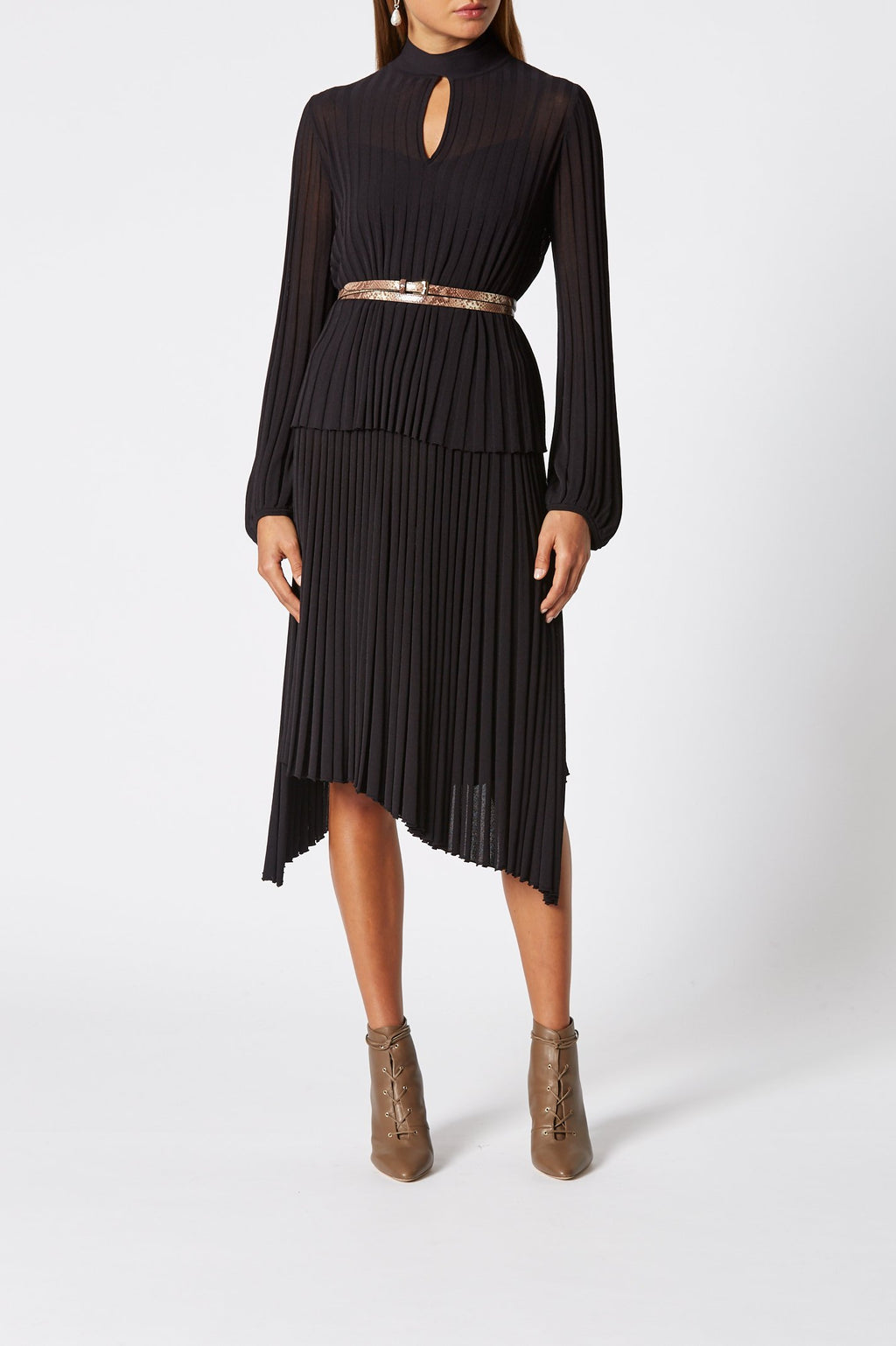 PLEATED RIB TIE NECK TOP 16