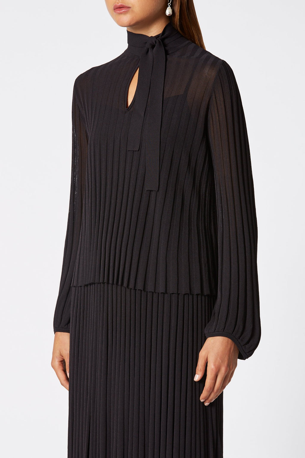 PLEATED RIB TIE NECK TOP 16